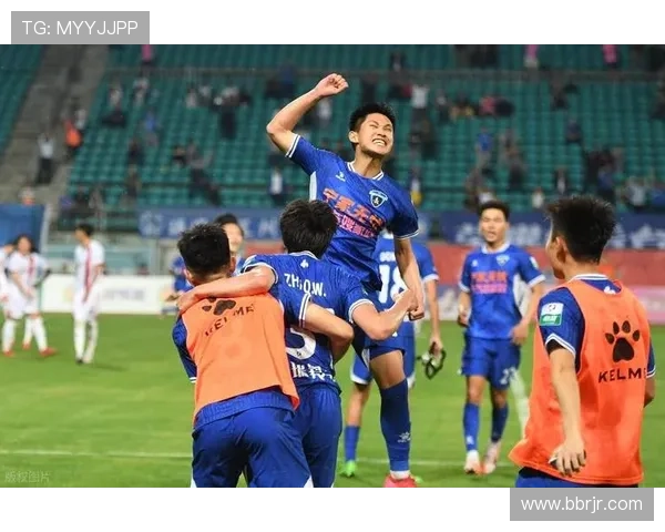 亚冠赛场再起风云豪门激战出线形势骤然紧张球迷热议不断🔥⚽